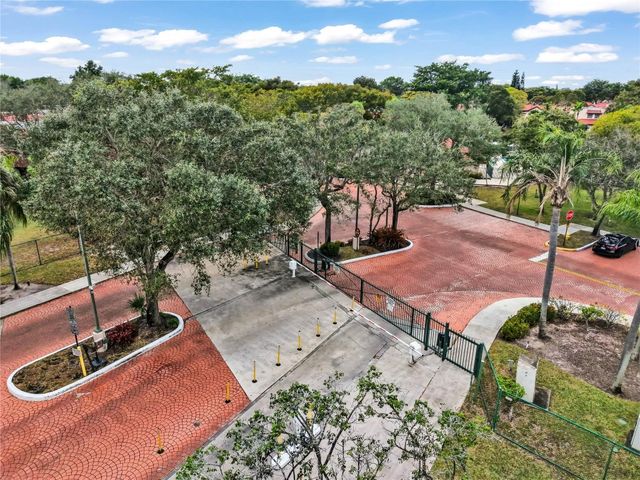 9169 W Sunrise Boulevard 213C, Plantation, FL 33322