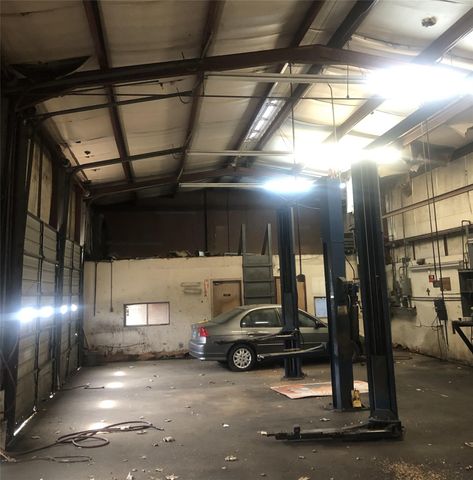 1701 N Durham Drive, Houston, TX 77008