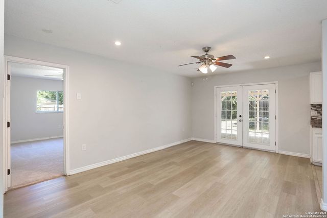 12946 Parton Ln, San Antonio, TX 78233