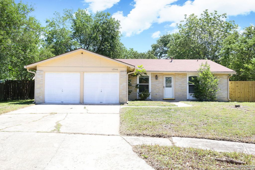 12946 Parton Ln, San Antonio, TX 78233