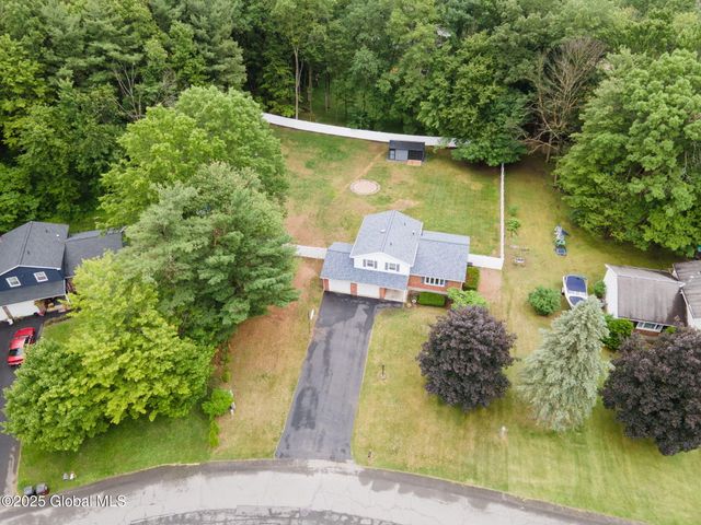 5012 Juniper Lane, Guilderland, NY 12303
