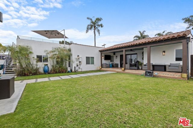 9232 S 8th Avenue, Inglewood, CA 90305