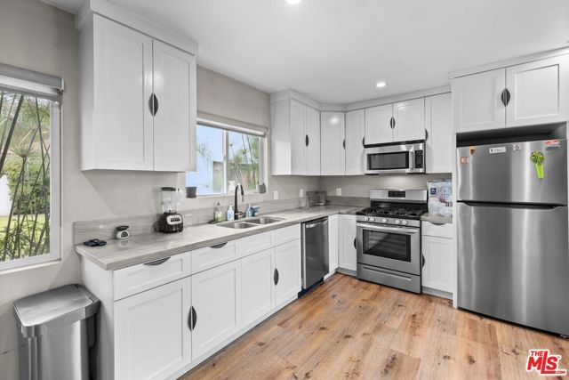 9232 S 8th Avenue, Inglewood, CA 90305