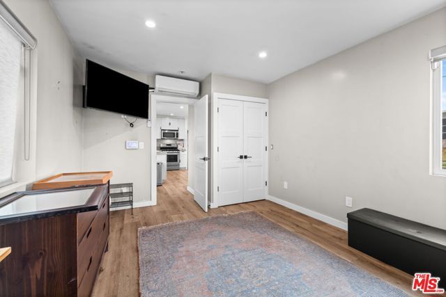 9232 S 8th Avenue, Inglewood, CA 90305