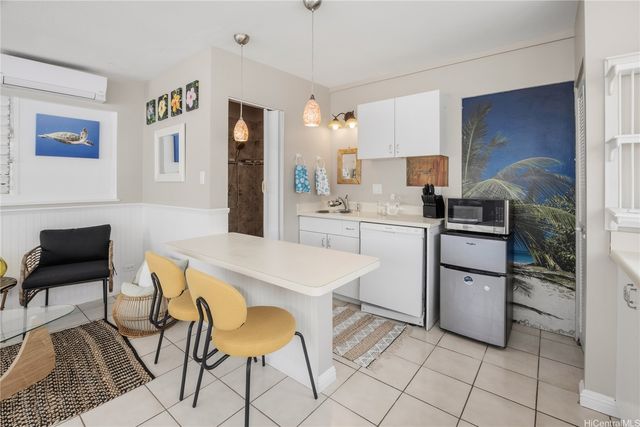 156 N Kalaheo Avenue C, Kailua, HI 96734