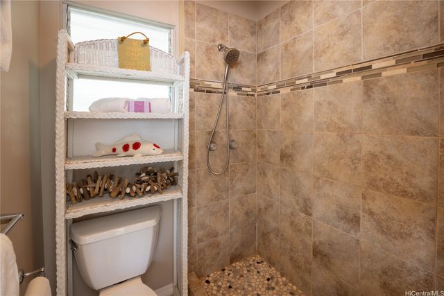156 N Kalaheo Avenue C, Kailua, HI 96734