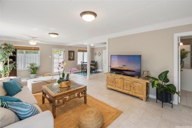 156 N Kalaheo Avenue C, Kailua, HI 96734