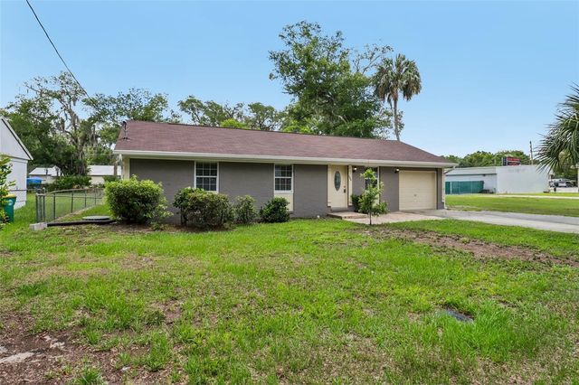105 N FAIRFAX AVENUE, Deland, FL 32724