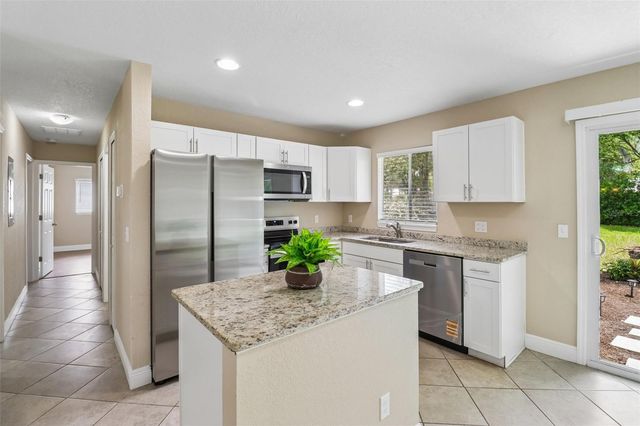 105 N FAIRFAX AVENUE, Deland, FL 32724