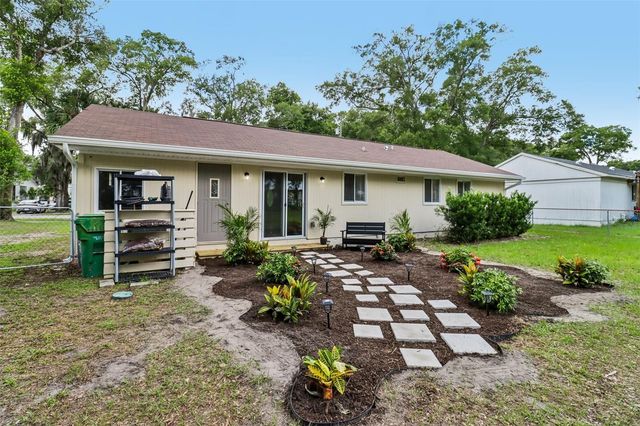 105 N FAIRFAX AVENUE, Deland, FL 32724