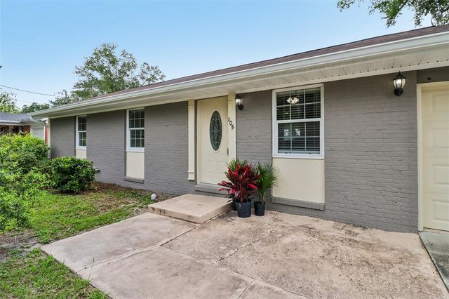 105 N FAIRFAX AVENUE, Deland, FL 32724