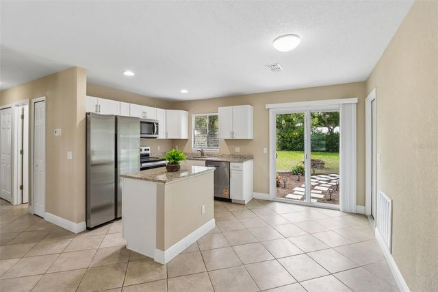105 N FAIRFAX AVENUE, Deland, FL 32724
