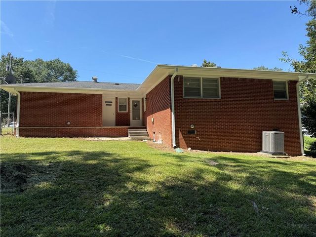 1547 Mountain View Circle NW, Conyers, GA 30012