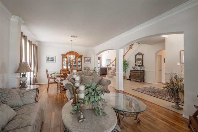 17718 Barker Bluff Lane, Cypress, TX 77433