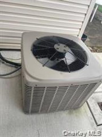 650 Newbridge Road 33, East Meadow, NY 11554