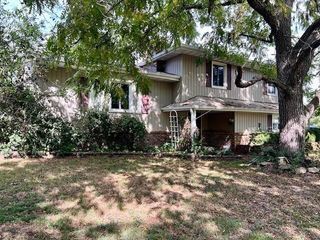 2663 North Farm Road 97, Springfield, MO 65802