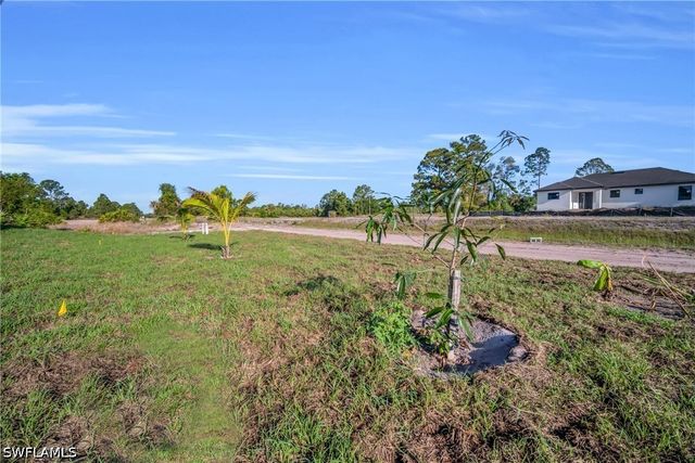 1109 Edgewood ST E, Lehigh Acres, FL 33974