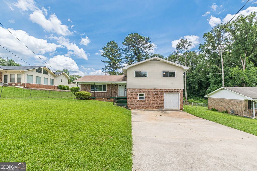 2272 Green Hawk Court, Decatur, GA 30035