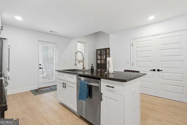 166 Burbank Drive NW, Atlanta, GA 30314