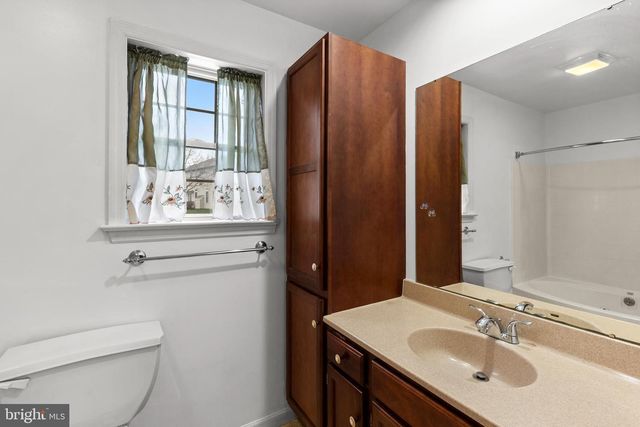 905 HEDGEWYCK LN, Elizabethtown, PA 17022