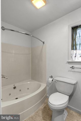 905 HEDGEWYCK LN, Elizabethtown, PA 17022