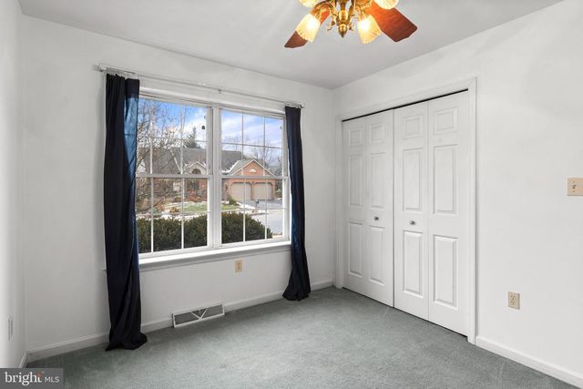 905 HEDGEWYCK LN, Elizabethtown, PA 17022