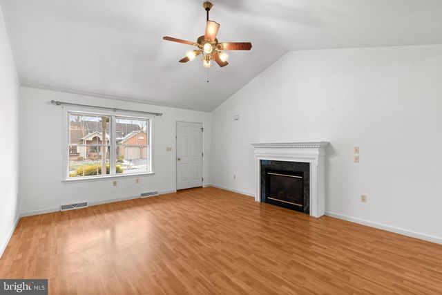 905 HEDGEWYCK LN, Elizabethtown, PA 17022