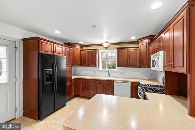 905 HEDGEWYCK LN, Elizabethtown, PA 17022