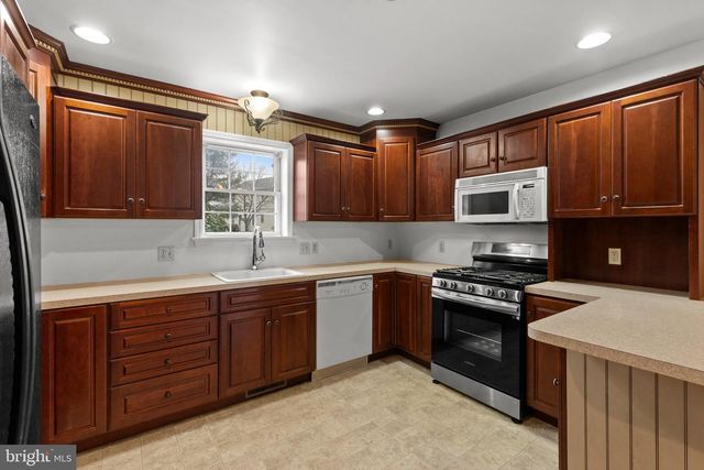 905 HEDGEWYCK LN, Elizabethtown, PA 17022