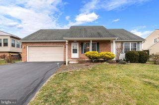 905 HEDGEWYCK LN, Elizabethtown, PA 17022
