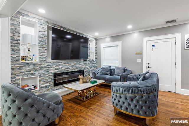 9 Wayne Place, Nutley, NJ 07110