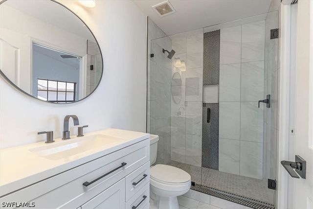 5446 Whitten DR 19, Naples, FL 34104