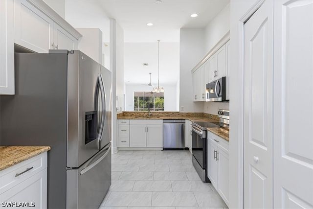 5446 Whitten DR 19, Naples, FL 34104