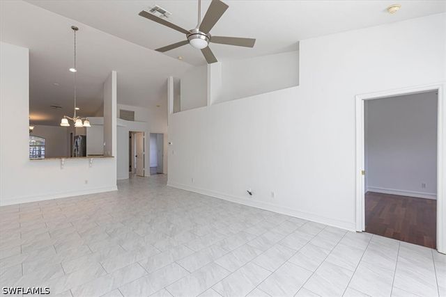 5446 Whitten DR 19, Naples, FL 34104