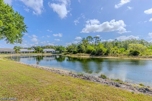5446 Whitten DR 19, Naples, FL 34104