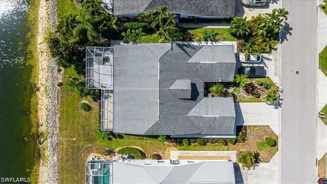 5446 Whitten DR 19, Naples, FL 34104