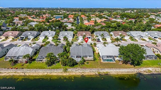 5446 Whitten DR 19, Naples, FL 34104