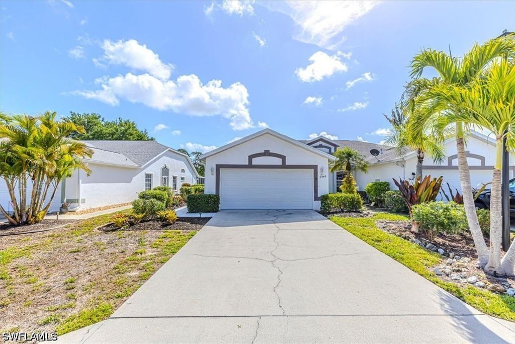 5446 Whitten DR 19, Naples, FL 34104
