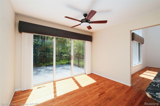 2005 N Splitstone Drive, Hamburg Township, MI 48169
