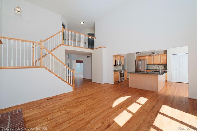 2005 N Splitstone Drive, Hamburg Township, MI 48169