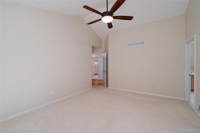 2005 N Splitstone Drive, Hamburg Township, MI 48169