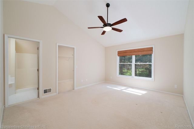 2005 N Splitstone Drive, Hamburg Township, MI 48169