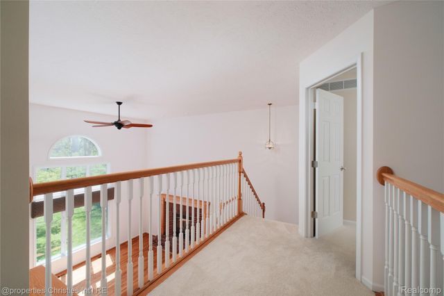 2005 N Splitstone Drive, Hamburg Township, MI 48169
