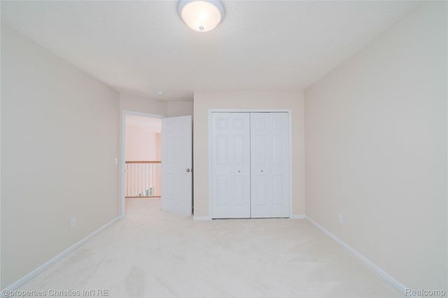 2005 N Splitstone Drive, Hamburg Township, MI 48169