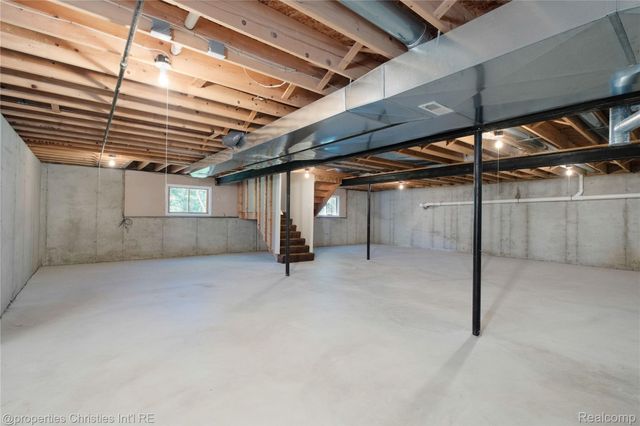 2005 N Splitstone Drive, Hamburg Township, MI 48169