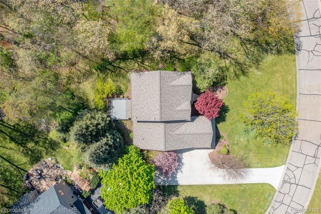 2005 N Splitstone Drive, Hamburg Township, MI 48169