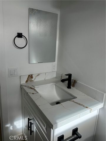 16353 Smokethorn Road, Apple Valley, CA 92307