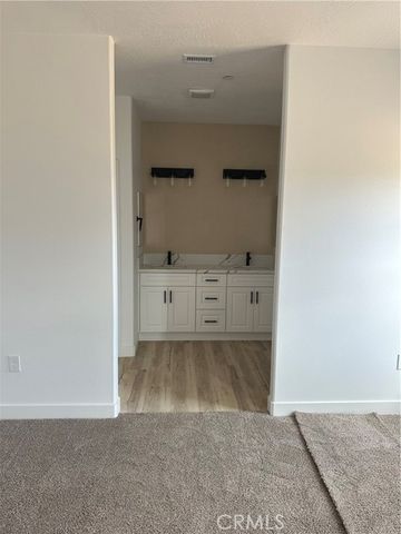 16353 Smokethorn Road, Apple Valley, CA 92307