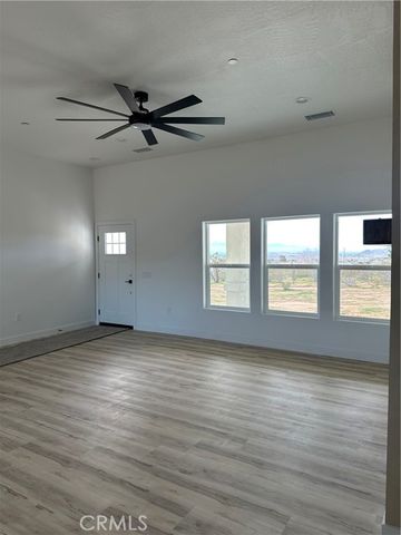 16353 Smokethorn Road, Apple Valley, CA 92307