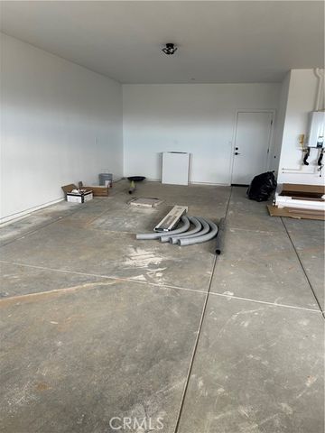 16353 Smokethorn Road, Apple Valley, CA 92307